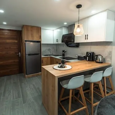 Stylish 2-Bedroom Apt, 4Min Walk To Beach - Rc7 Flic en Flac Exterior photo