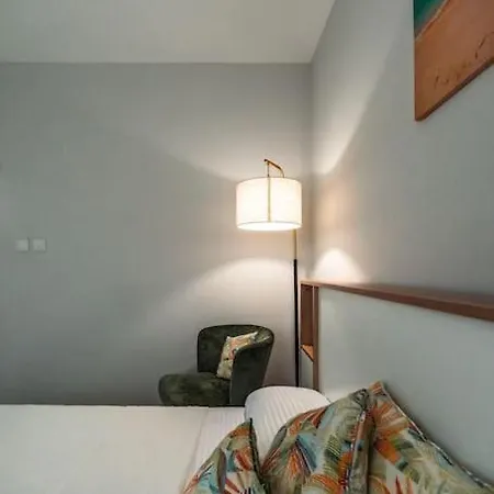Stylish 2-Bedroom Apt, 4Min Walk To Beach - Rc7 Flic en Flac Exterior photo