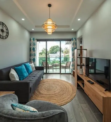 Stylish 2-Bedroom Apt, 4Min Walk To Beach - Rc7