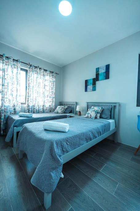 Appartement Stylish 2-bedroom Apt, 4min Walk To - Rc7 *