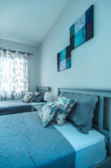 Stylish 2-bedroom Apt, 4min Walk To - Rc7 Flic-en-Flacq